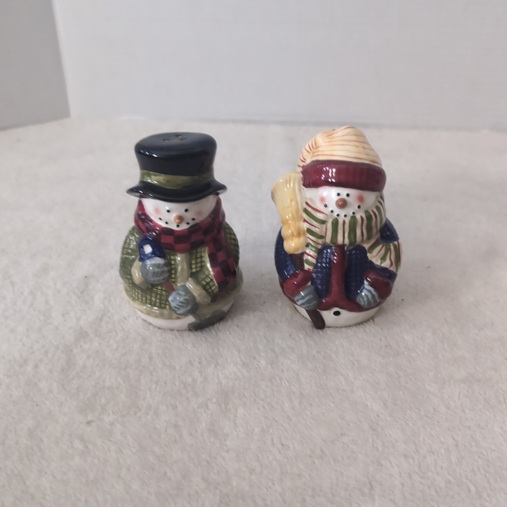 Cute Ceramic Snowman Salt And Pepper Set
